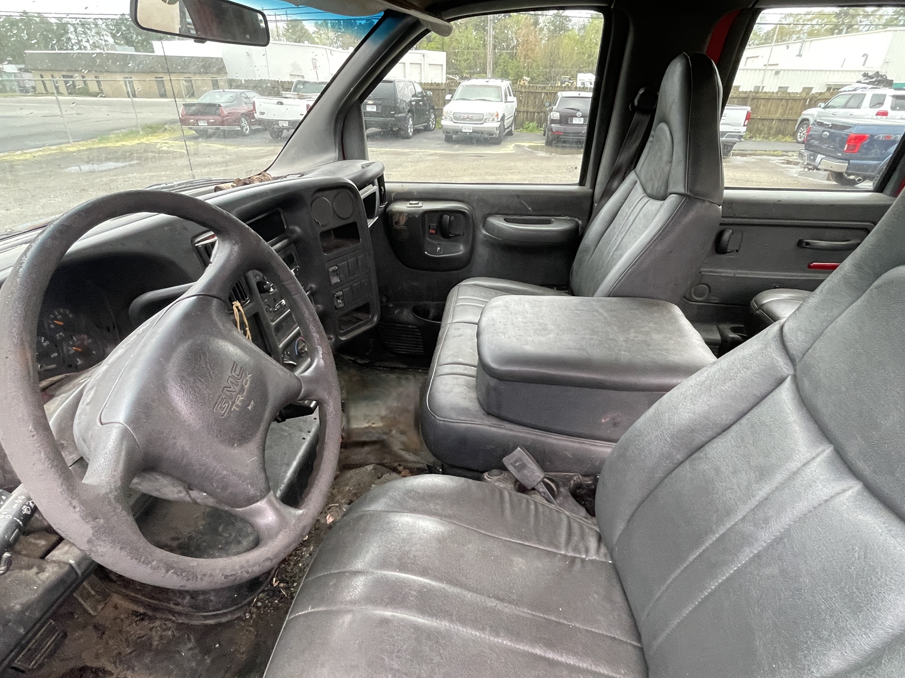 2005 GMC C4500 - Image 13